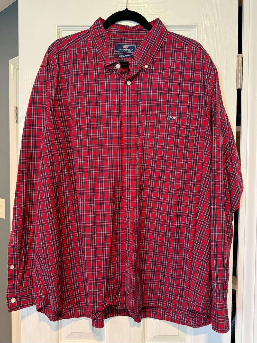 EUC Vineyard Vines Men's Red Plaid Button-Down Shirt